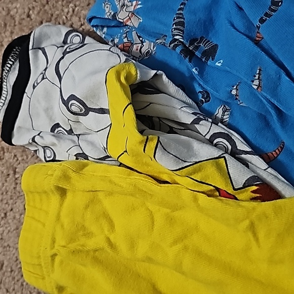 size 6 pajamas 4 sets BUNDLE ONLY long sleeve pants - Picture 3 of 7